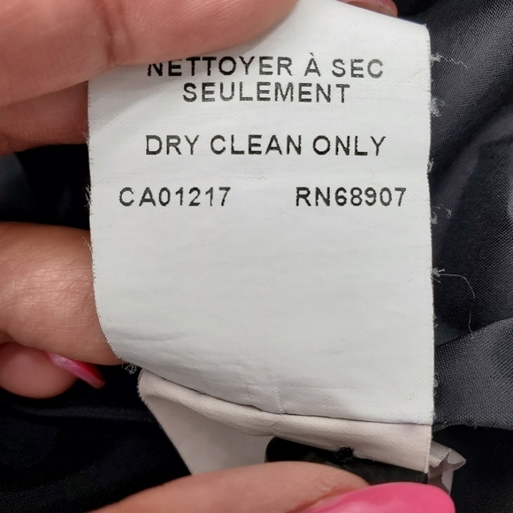 Women's Fitted Tuxedo Black Blazer, Le Chateau, XXS - Picture 9 of 16